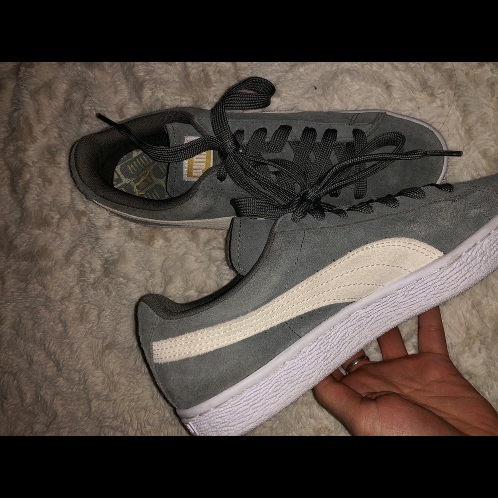 ❌⚠️SOLD- PUMA Classic Suede Sneaker - Picture 3 of 8